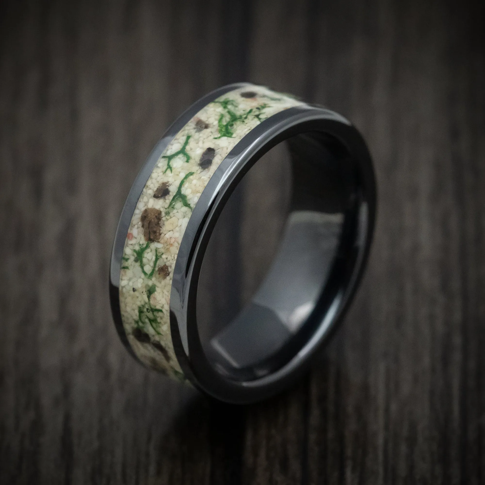 Black Ceramic Men's Ring Tan Sand with Moss and Dinosaur Bone Inlay