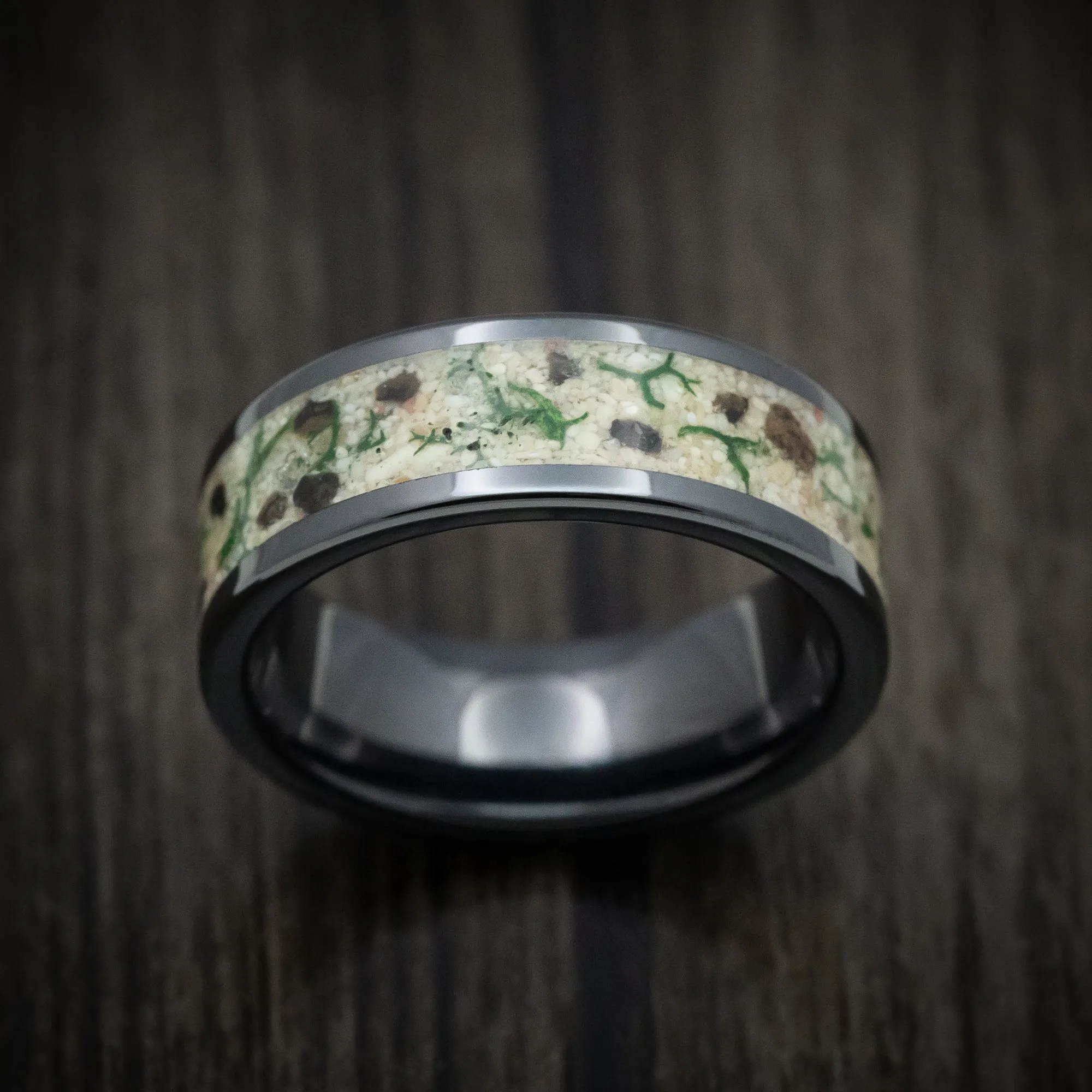 Black Ceramic Men's Ring Tan Sand with Moss and Dinosaur Bone Inlay