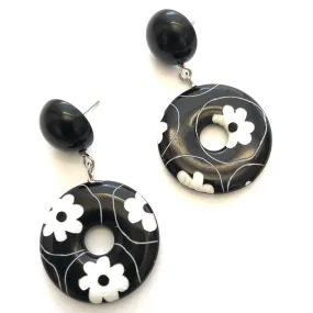 Carved Daisy Black & White Donut Drop Earrings