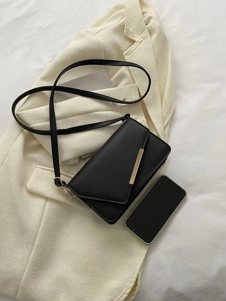 Decor flap square bag in black