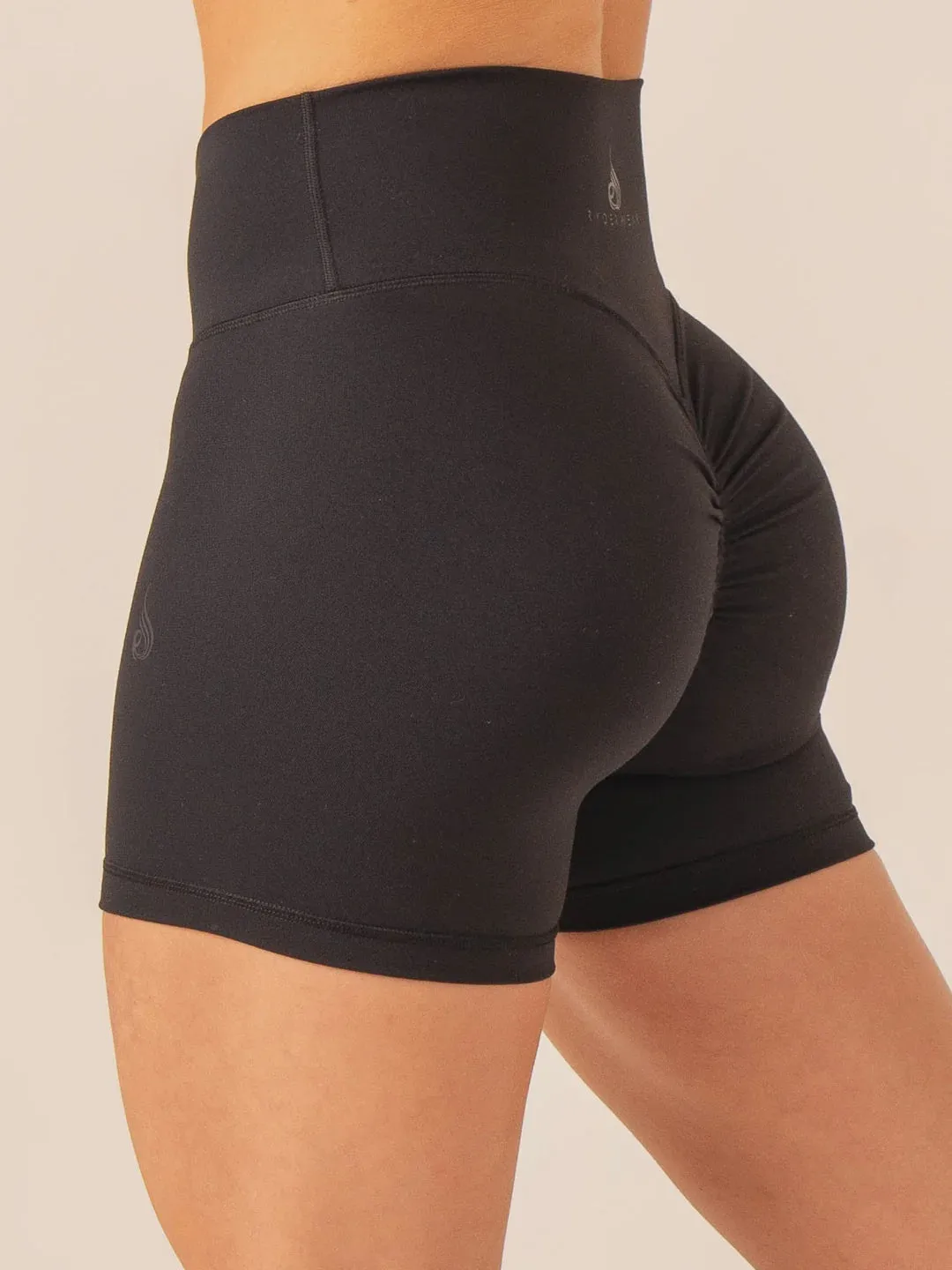 EXTREME SCRUNCH SHORTS BLACK