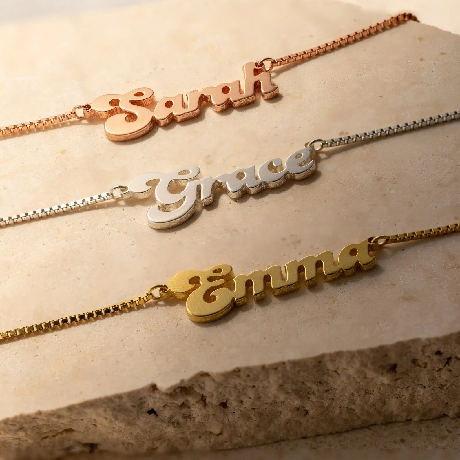 Groovy Name Necklace in Box Chain