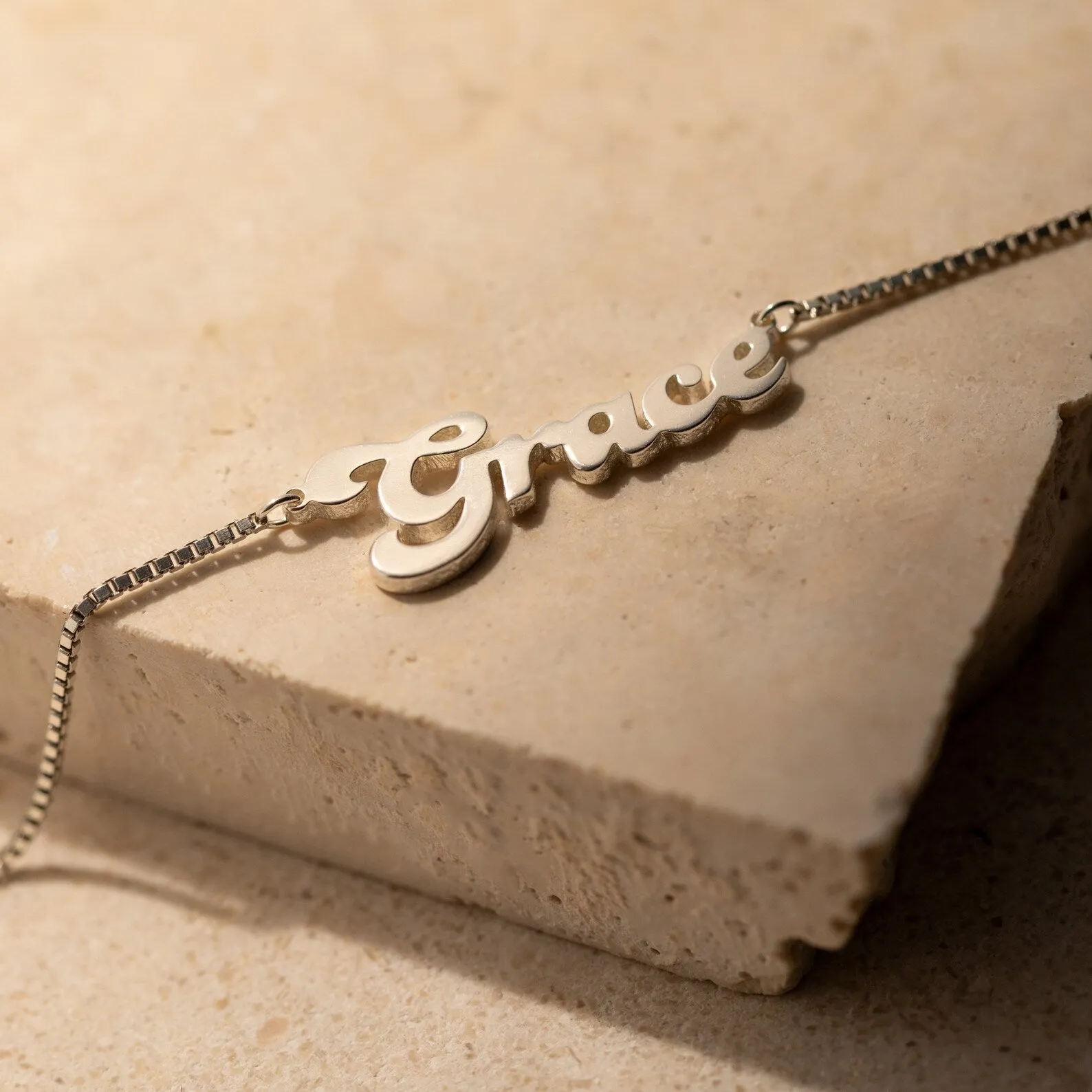 Groovy Name Necklace in Box Chain