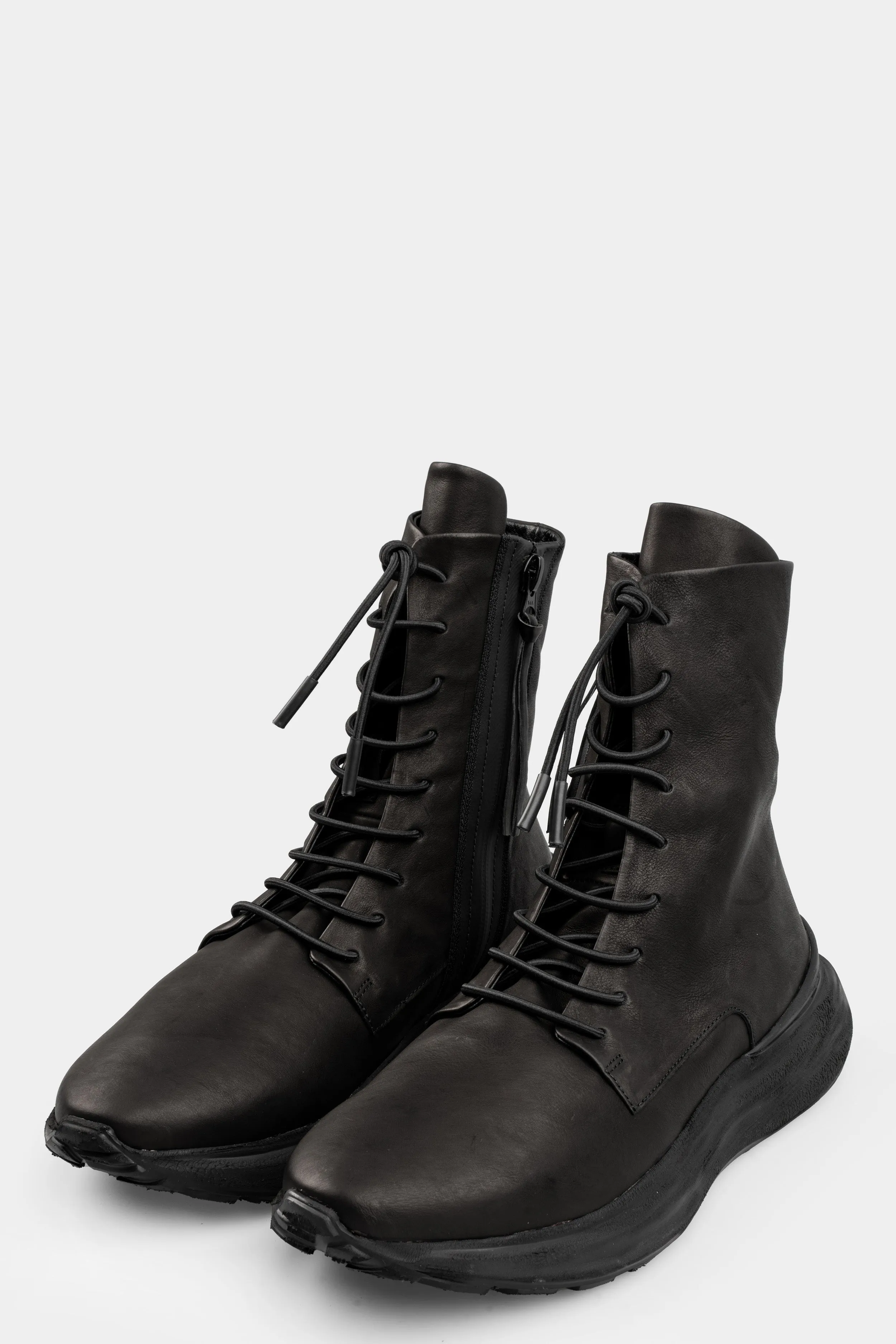 High top laced leather sneakers