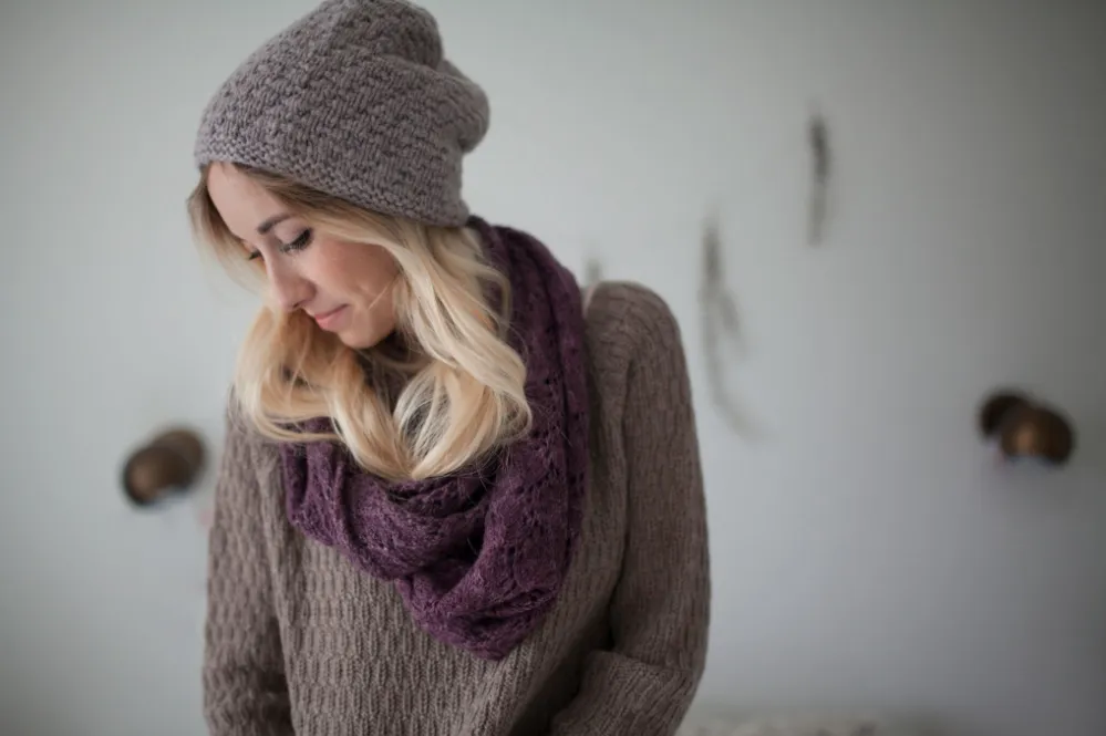 Lacy Infinity Scarf/ Bordeaux