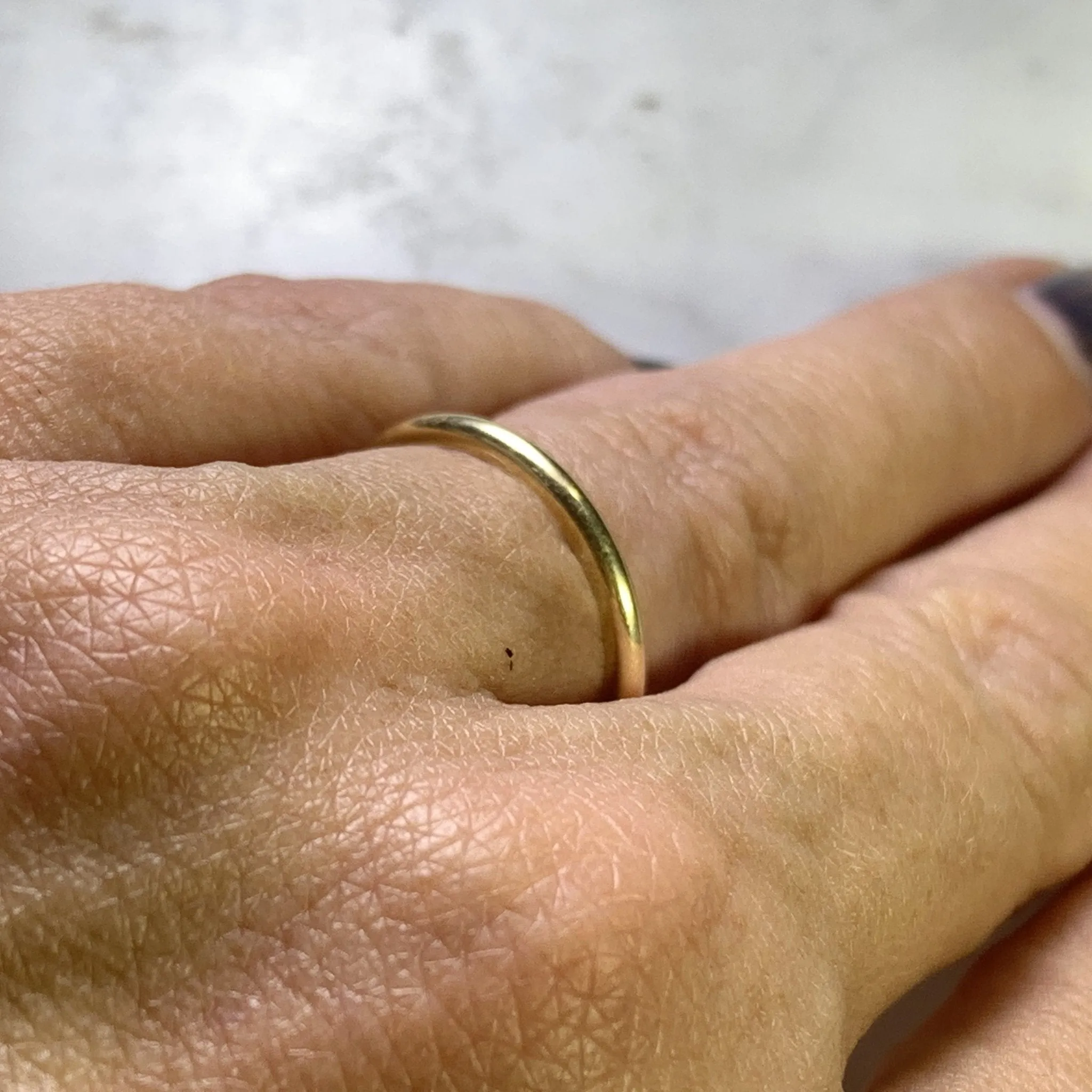 Vintage 1950s Gold Wedding Band by Keepsake in 14K Solid Yellow Gold. Perfect Stacking Ring.